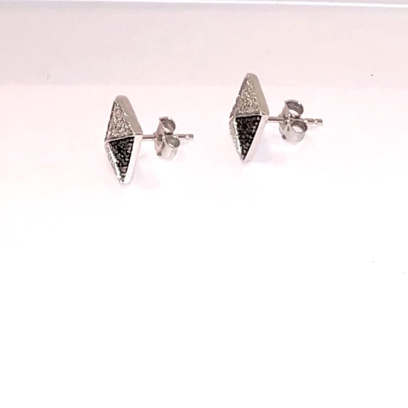 NEW .52ctw Black/White Natural Diamond Earrings - Picture 9 of 16